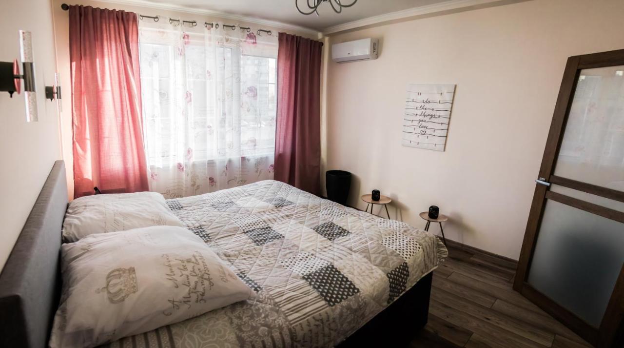 Royal House Apartment Kiev Buitenkant foto